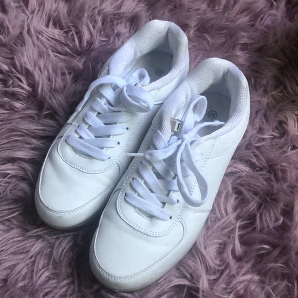 White light up sneakers - Picture 1 of 8